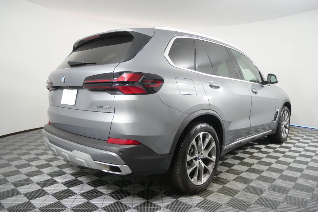 Certified 2026 BMW X5 sDrive40i RWD image 4