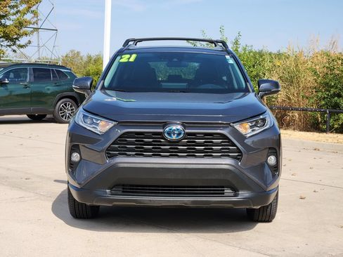 Used 2021 Toyota RAV4 XLE Premium AWD/4WD image 2
