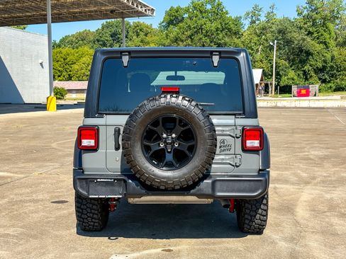 Used 2022 Jeep Wrangler Sport AWD/4WD image 10