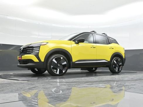 Used 2025 Nissan Kicks SR FWD image 33