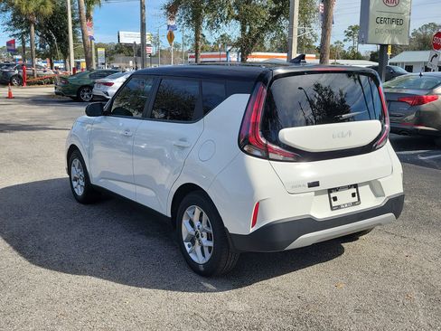 Certified 2023 Kia Soul S image 4