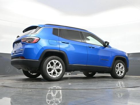 Used 2024 Jeep Compass Latitude AWD/4WD image 40