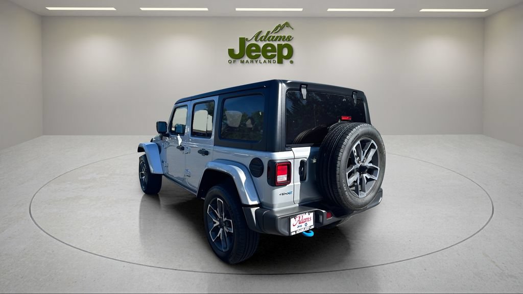 Used 2024 Jeep Wrangler Unlimited w/ Convenience Group AWD/4WD image 7