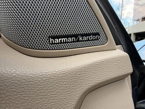 Used 2010 Mercedes-Benz E 550 E 550 image 17