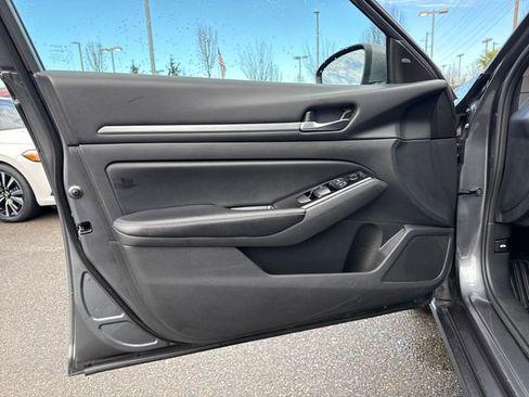 Used 2023 Nissan Altima 2.5 SV image 16