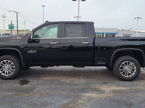 New 2025 Chevrolet Silverado 2500 LT w/ Z71 Chrome Sport Edition image 5