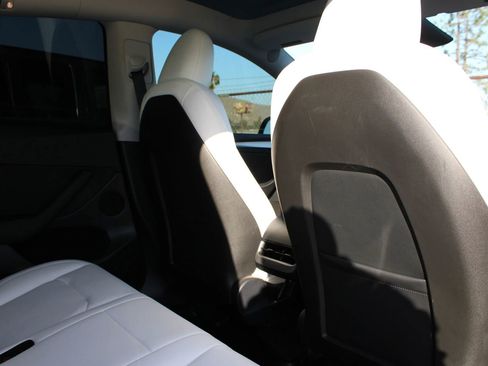 Used 2024 Tesla Model Y 2WD image 19