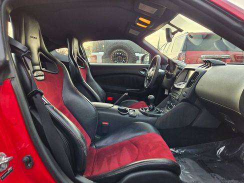 Used 2017 Nissan 370Z NISMO image 20