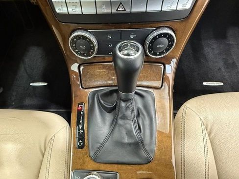 Used 2015 Mercedes-Benz SLK 250 image 12