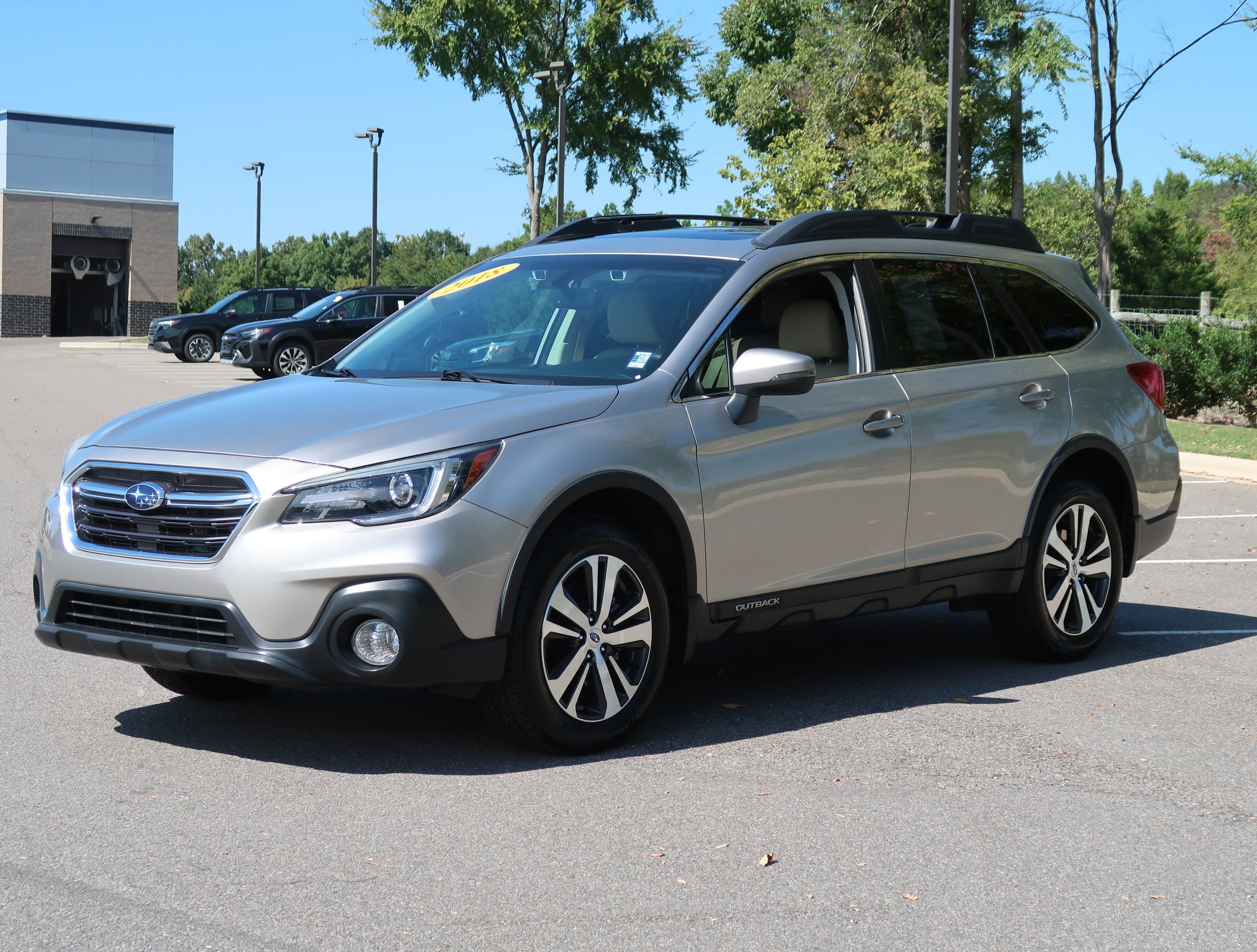 Used 2018 Subaru Outback 2.5i Limited AWD/4WD image 3