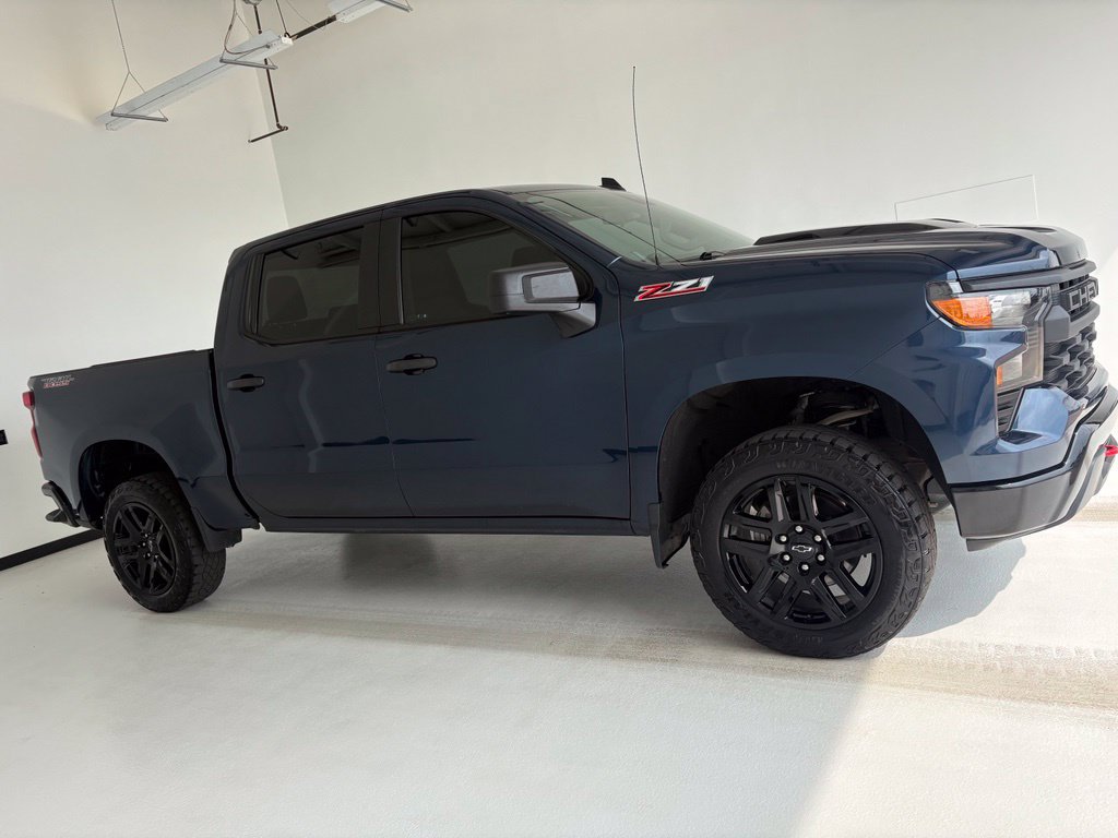 Used 2022 Chevrolet Silverado 1500 Custom Trail Boss w/ LPO, Dark Essentials Package AWD/4WD image 1