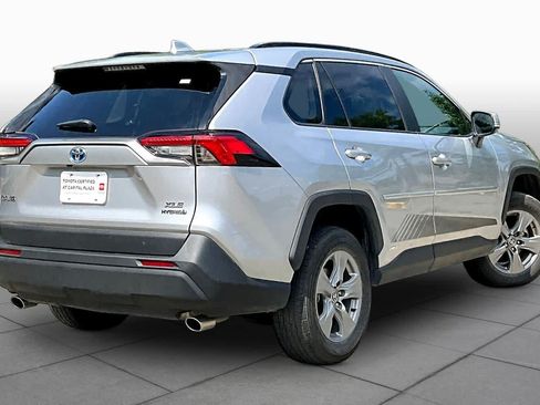Used 2022 Toyota RAV4 XLE AWD/4WD image 25