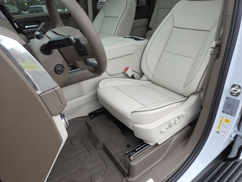 New 2026 GMC Yukon XL Denali w/ Denali Reserve Package image 35