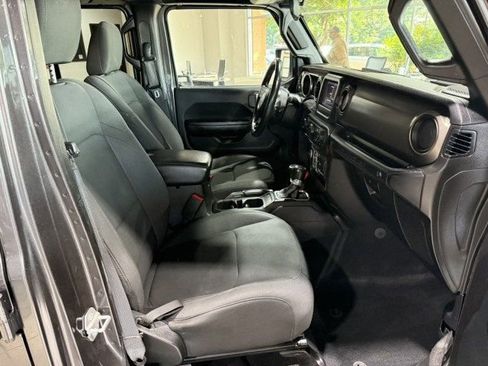 Used 2018 Jeep Wrangler Unlimited Sport S image 24