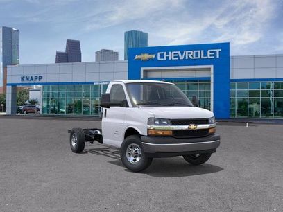 New 2026 Chevrolet Express 3500 w/ Power Convenience Package