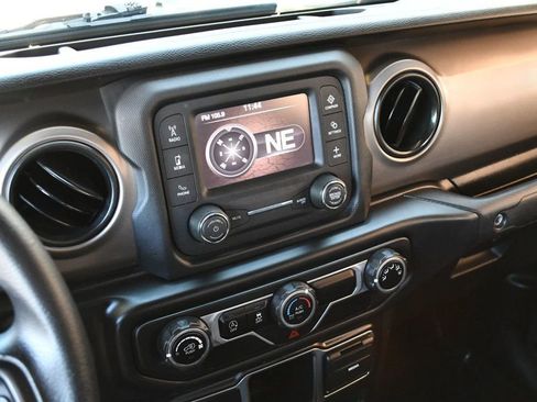 Used 2020 Jeep Gladiator Sport w/ Trailer Tow Package image 52