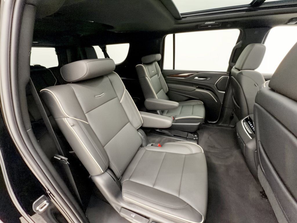Used 2023 Cadillac Escalade ESV Premium Luxury w/ Performance Package AWD/4WD image 29