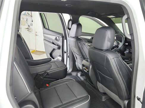 Used 2026 Buick Enclave Preferred FWD image 18