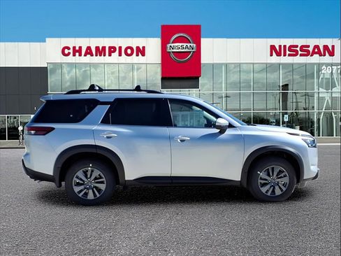 New 2025 Nissan Pathfinder SV image 8