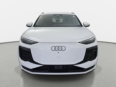 Certified 2025 Audi Q6 e-tron Premium Plus w/ Premium Plus image 2