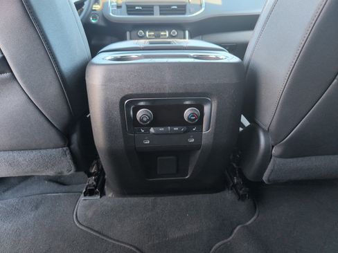Used 2023 Chevrolet Suburban RST w/ Luxury Package image 27