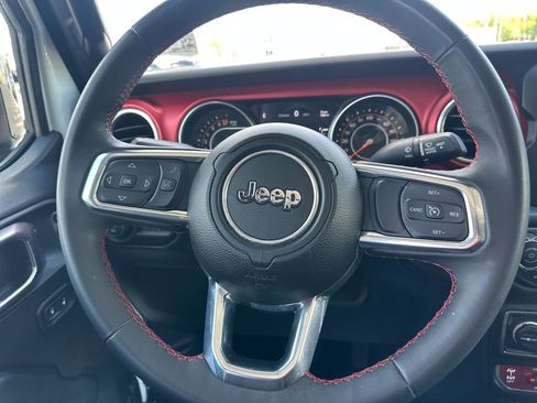 Used 2023 Jeep Gladiator Rubicon AWD/4WD image 19