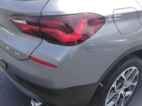Used 2023 BMW X2 sDrive28i image 10