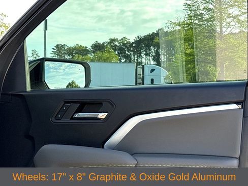 Used 2023 Chevrolet Colorado ZR2 w/ ZR2 Convenience Package III AWD/4WD image 16