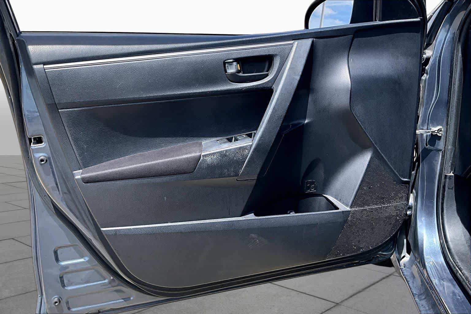 Used 2014 Toyota Corolla L FWD image 19
