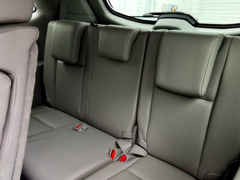 Used 2019 Toyota Highlander XLE AWD/4WD image 22