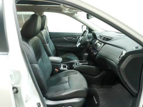 Used 2019 Nissan Rogue SL w/ Premium Package AWD/4WD image 13