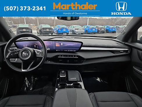 Used 2025 Buick Enclave Preferred image 22