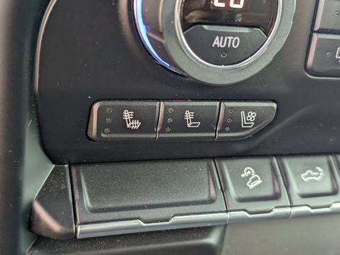 Used 2021 GMC Sierra 1500 AT4 AWD/4WD image 17