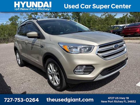 Used 2018 Ford Escape SE image 4