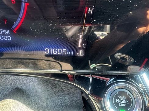 Used 2025 Chevrolet Trax RS w/ Sunroof Package image 14