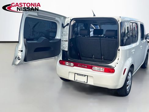 Used 2010 Nissan Cube 1.8 w/ Interior Designer Pkg FWD image 30