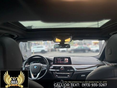 Used 2018 BMW 530i xDrive AWD/4WD image 11