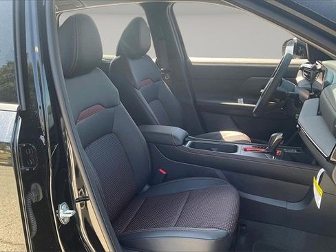 New 2025 Nissan Kicks SR image 10