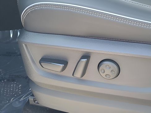 New 2026 INFINITI QX80 Luxe w/ Cargo Package image 12