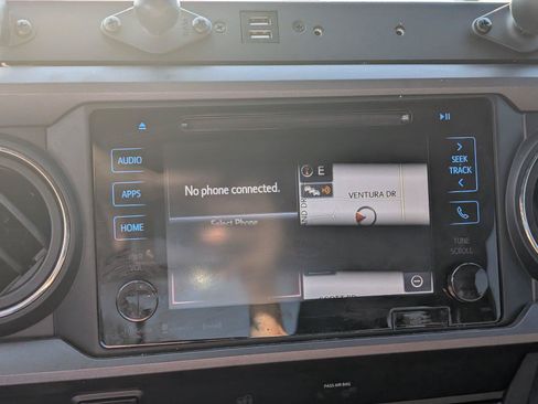 Used 2019 Toyota Tacoma TRD Off-Road AWD/4WD image 19
