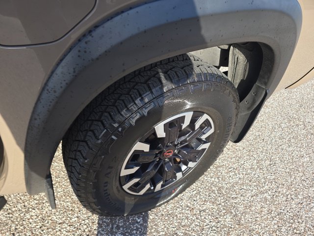 Used 2023 Nissan Frontier Pro-X w/ Pro Convenience Package RWD image 8