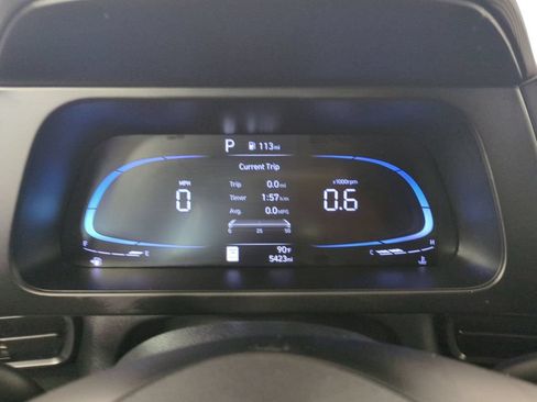 Used 2025 Hyundai Elantra Sport FWD image 32