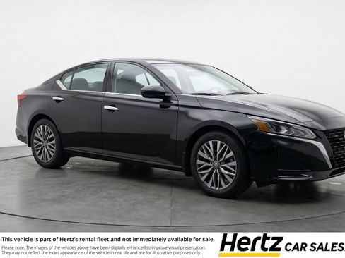 Used 2025 Nissan Altima 2.5 SV FWD image 1