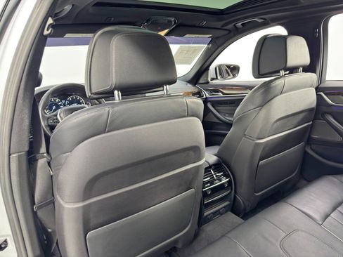 Used 2017 BMW 540i xDrive image 38