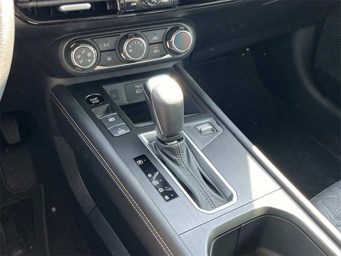 Certified 2025 Nissan Kicks SV image 37