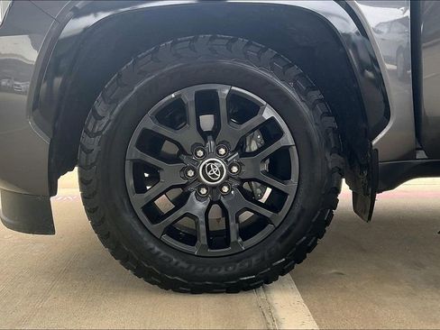 Used 2023 Toyota Sequoia Platinum AWD/4WD image 10