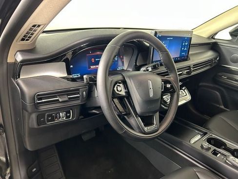 Used 2025 Lincoln Corsair FWD image 14