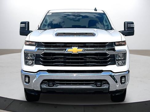 Used 2025 Chevrolet Silverado 2500 LT w/ Convenience Package AWD/4WD image 3