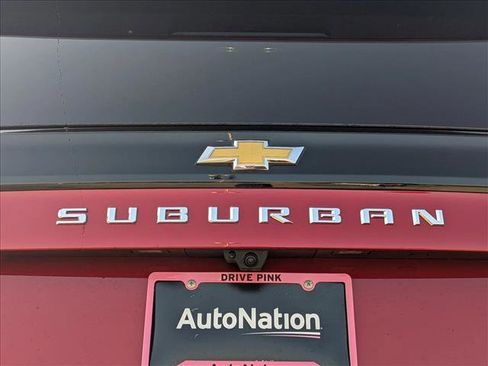 New 2025 Chevrolet Suburban Premier image 17