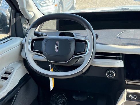 New 2026 Lincoln Navigator Reserve image 13